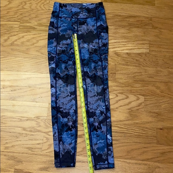 🍋 Lululemon Floral / Camo Print Leggings Size 2 - Picture 5 of 5